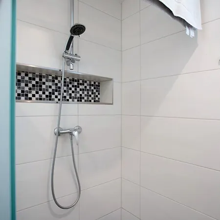 Kastanienallee 公寓 *