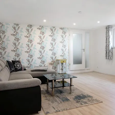 Kastanienallee 公寓 *